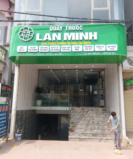 Bảng hiệu nhà Thuốc Tây Lan Minh